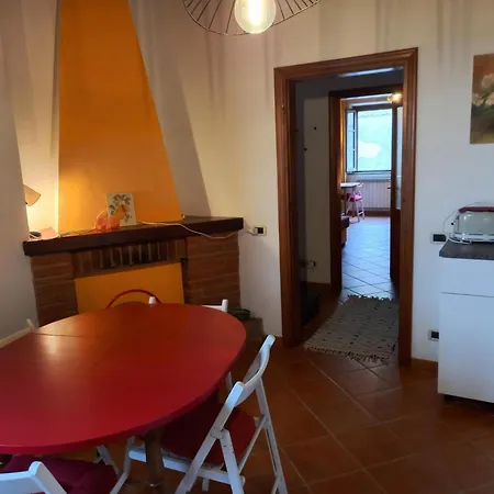 La Lucciola Lari